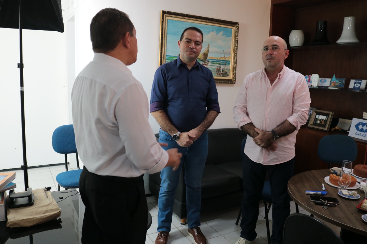 Adm. Marcelo Paz é recebido pelo CRA-CE em visita institucional