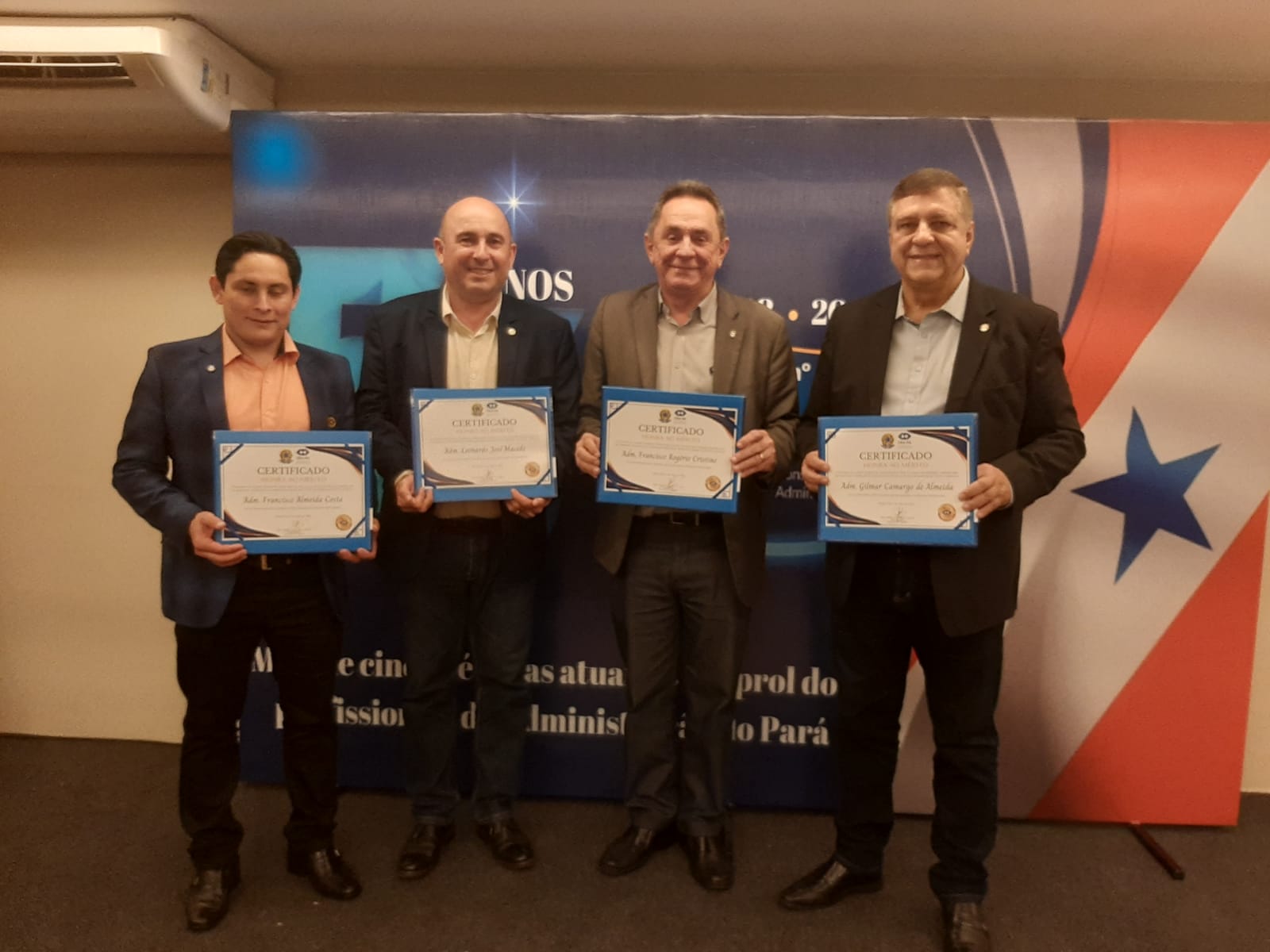 Em solenidade, CRA Pará faz homenagem aos Adm. Leonardo Macedo e Rogério Cristino por contribuição à Administração
