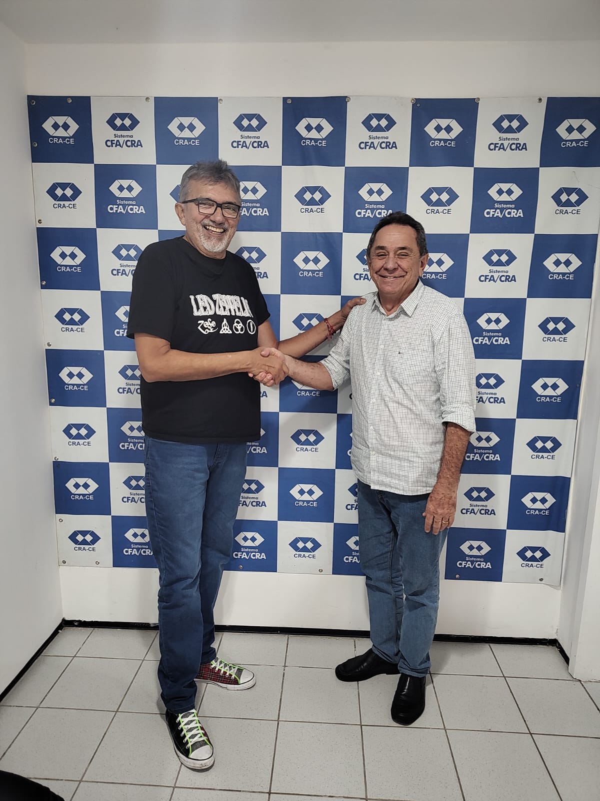 Presidente do CRA-CE Recebe Visita do Humorista Falcão