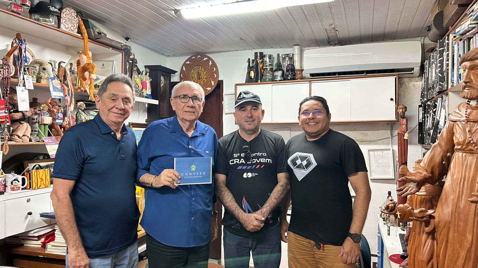 Adm. Sérgio Braga recebe comissão do CFA e do CRA-CE