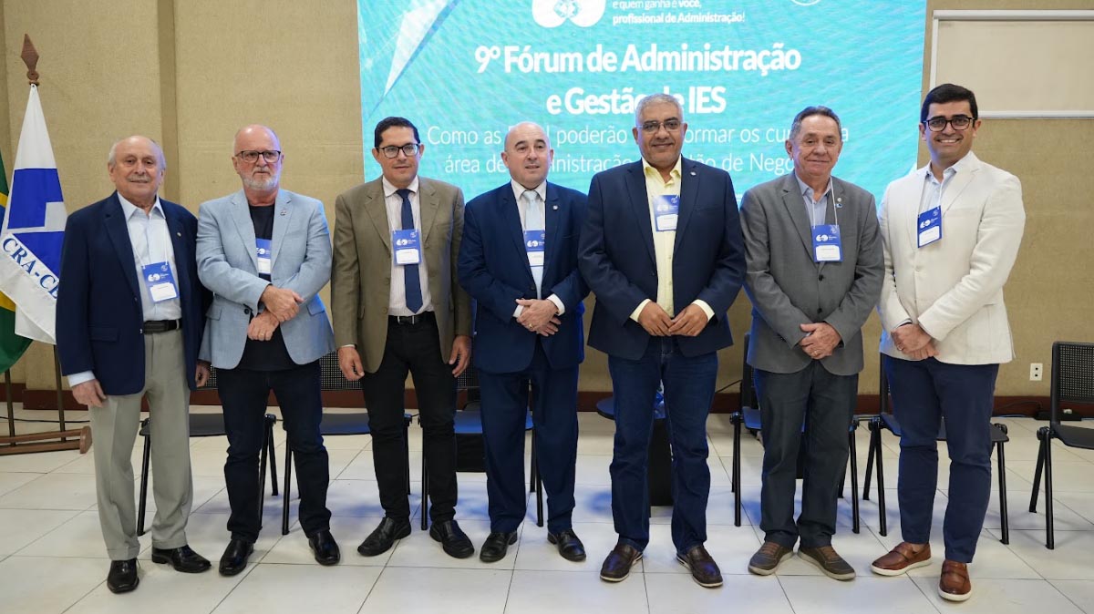 CRA-CE promove integração com IES no 9º Fórum de Administração e Gestão e debate o futuro da profissão